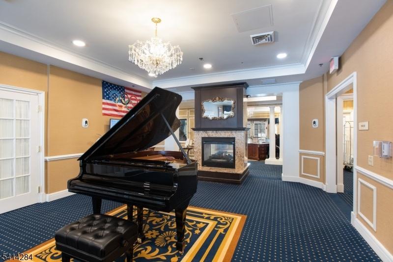 Piano Lounge