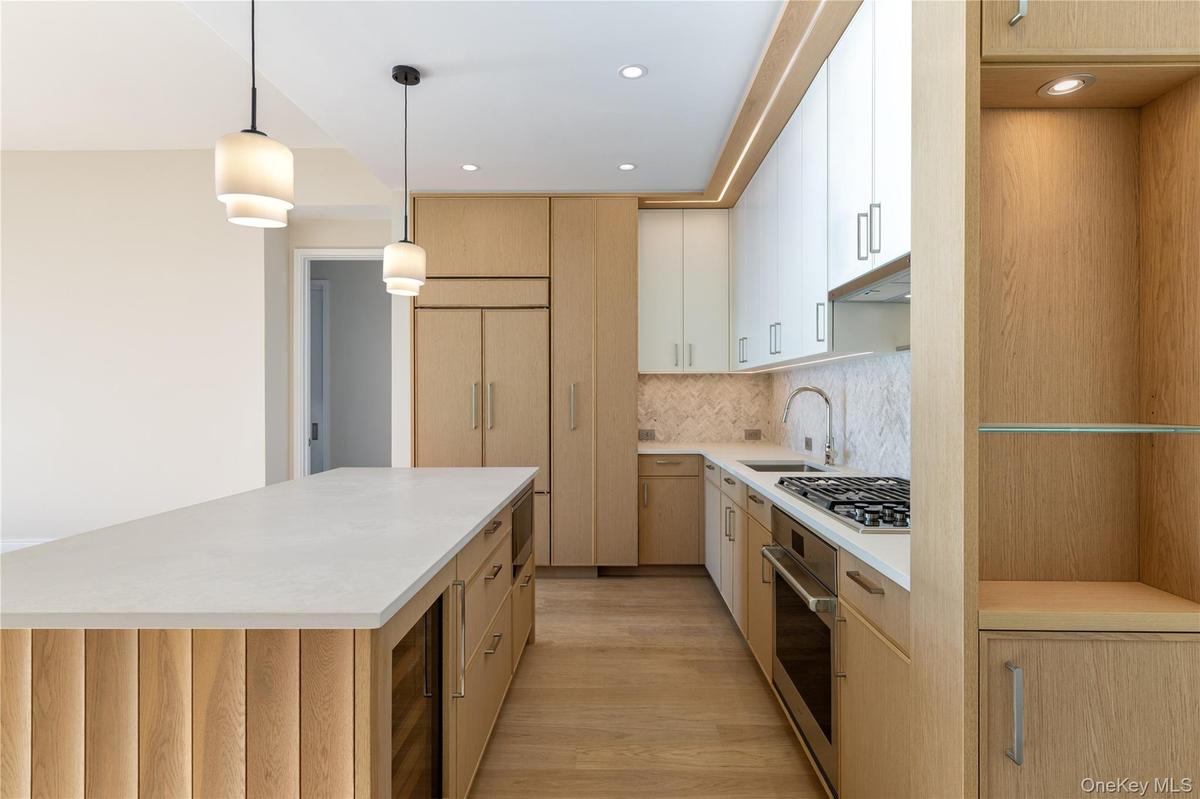 Kitchen shown is for illustrative purposes only. Views, and configuration may vary by residence