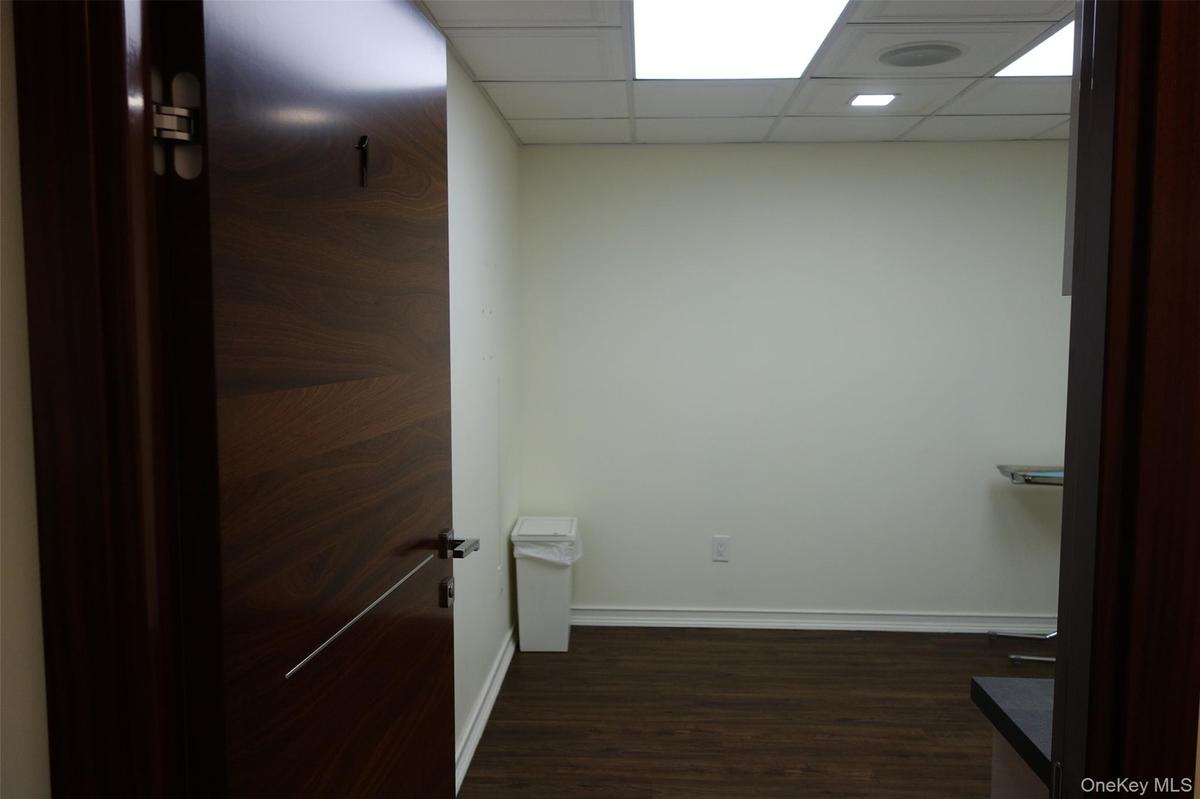 Room1