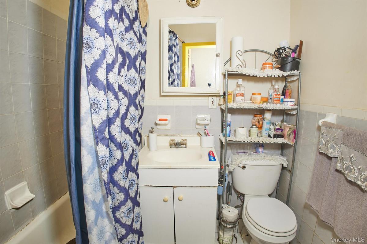Second floor unit Bathroom