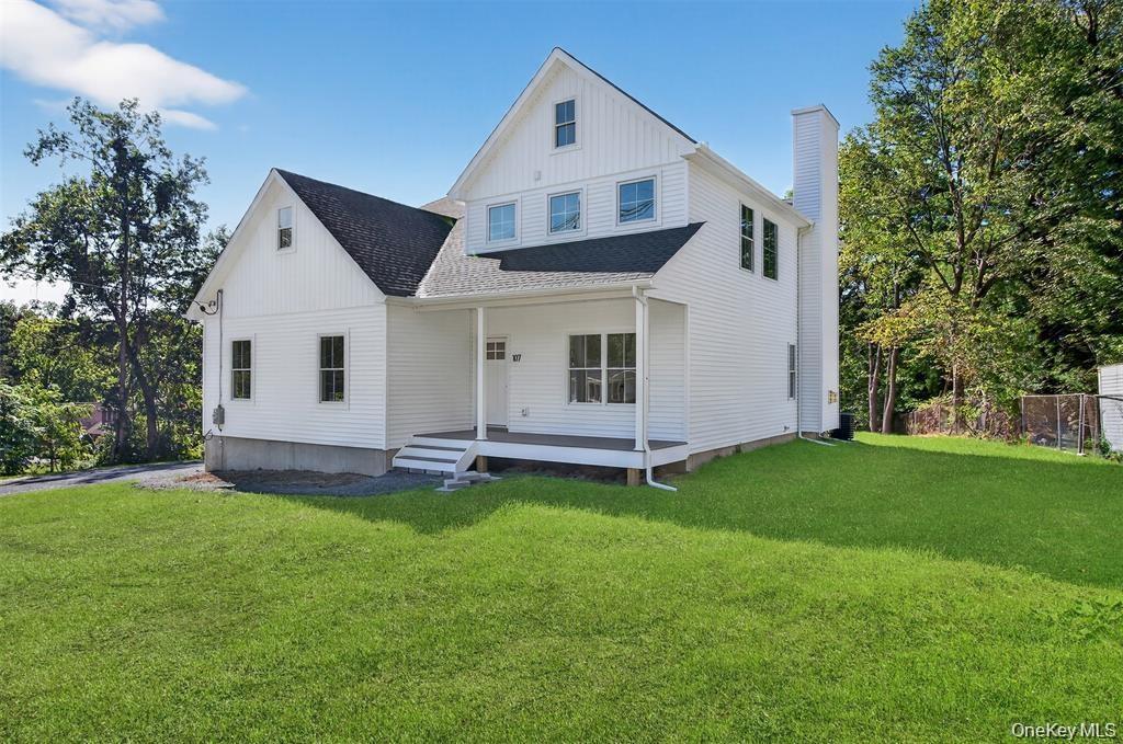 Representative model of recent build shown. Features, finishes, elevations and available options may be customized through the builder and are subject