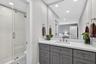 Guest bedroom 1 en-suite bath