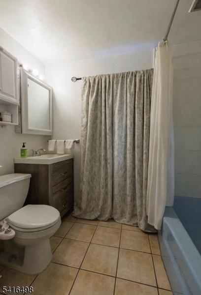 Main bedroom bathroom