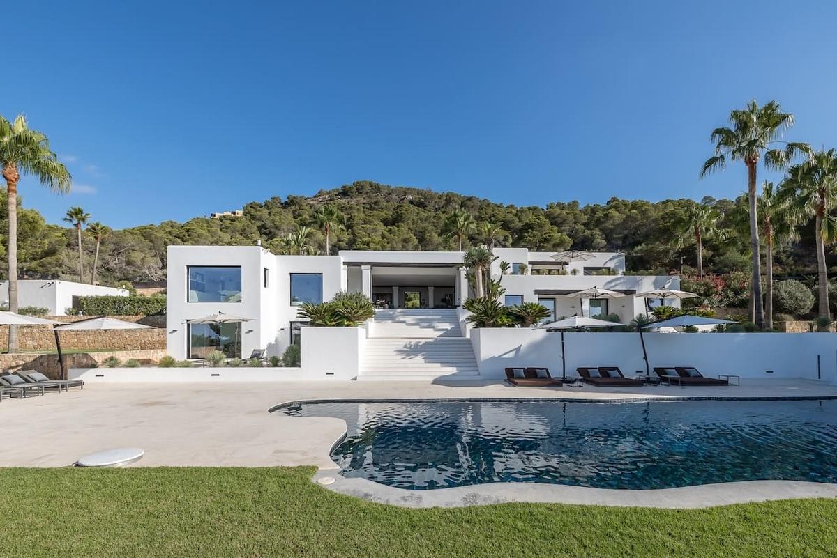 Villa Can Elara to rent in Ibiza - Outside view