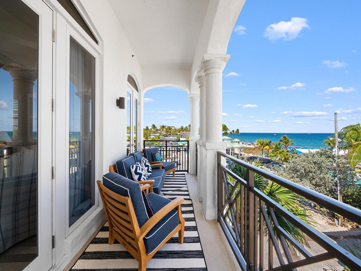 Serene NE Balcony Views