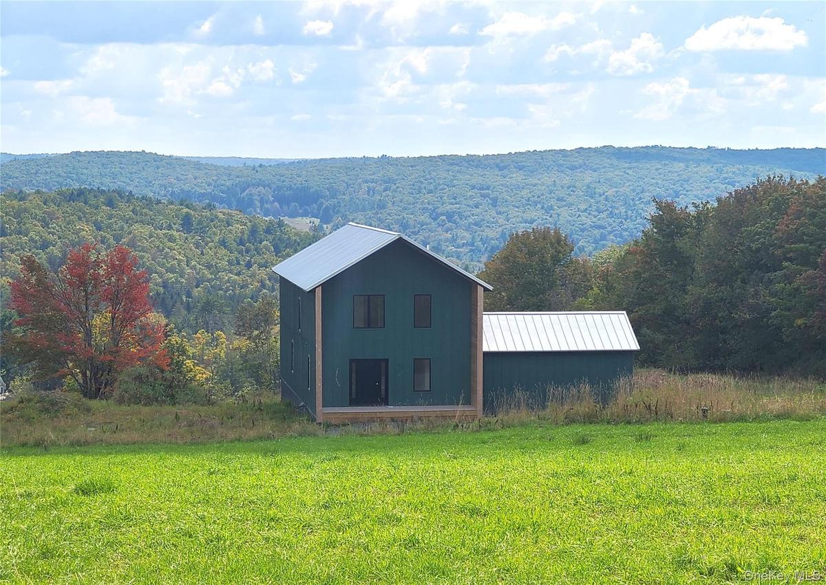 Modern Farmhouse under construction Lot 1
