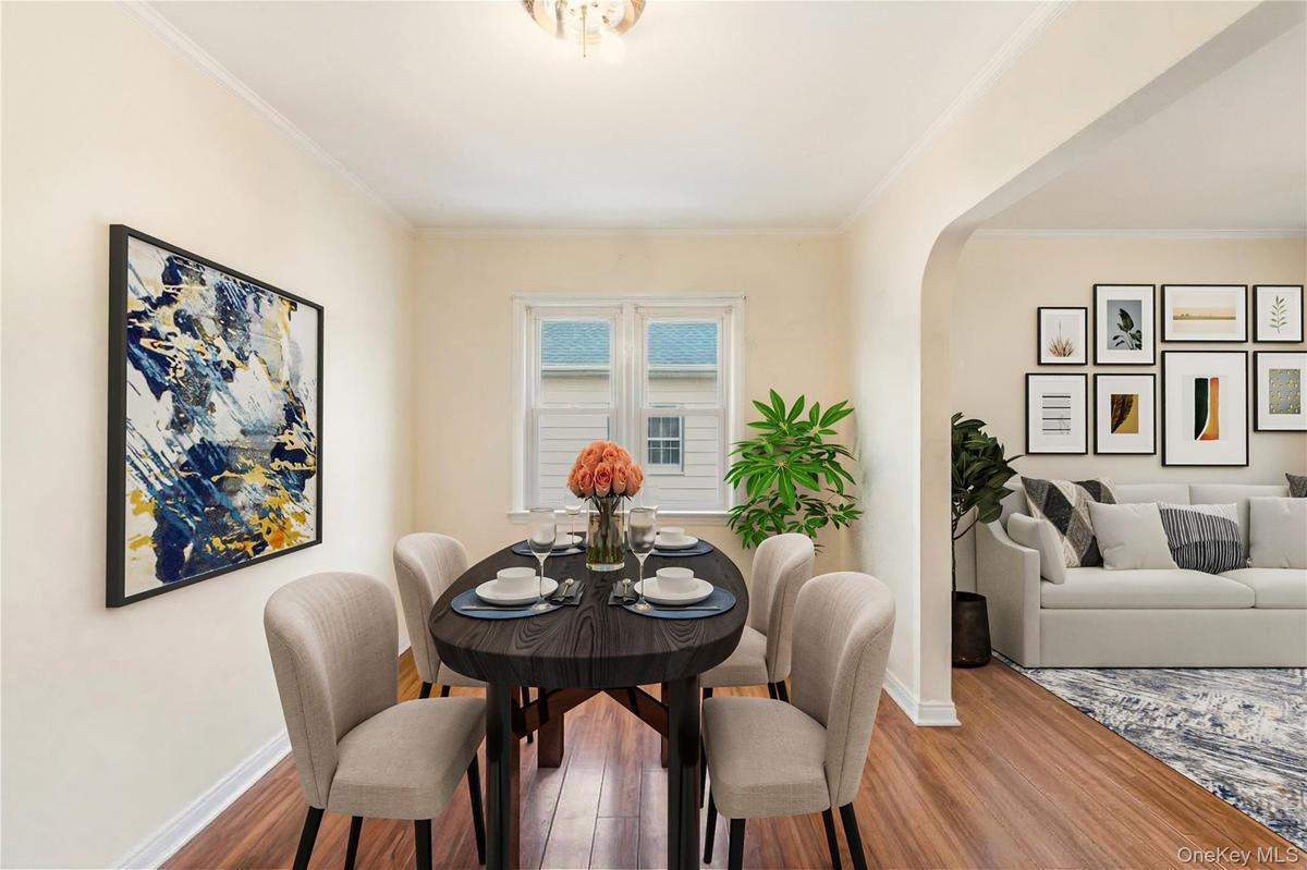 Virtual Staged Dining Room