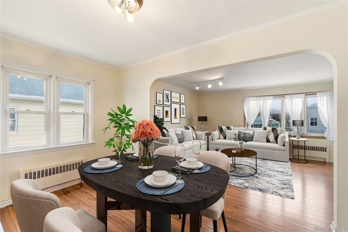 Virtual Staged Dining Room