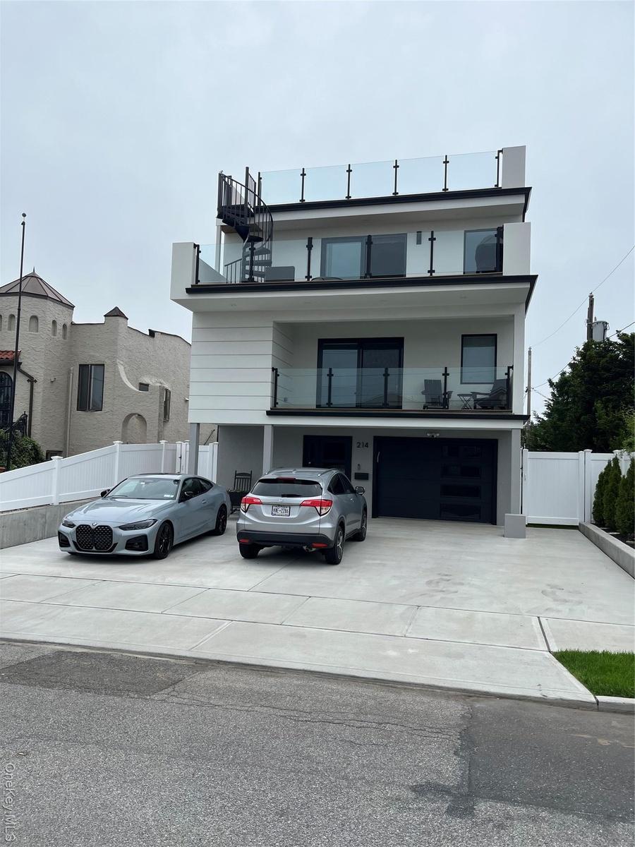 Photo of house with the same design previously built