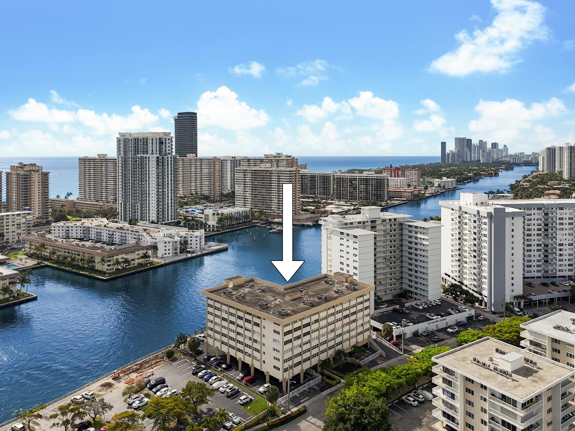 WATERFRONT TOP FLOOR UNIT