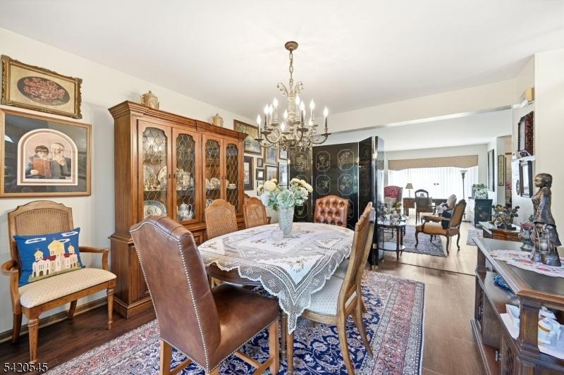 Formal Ding Room