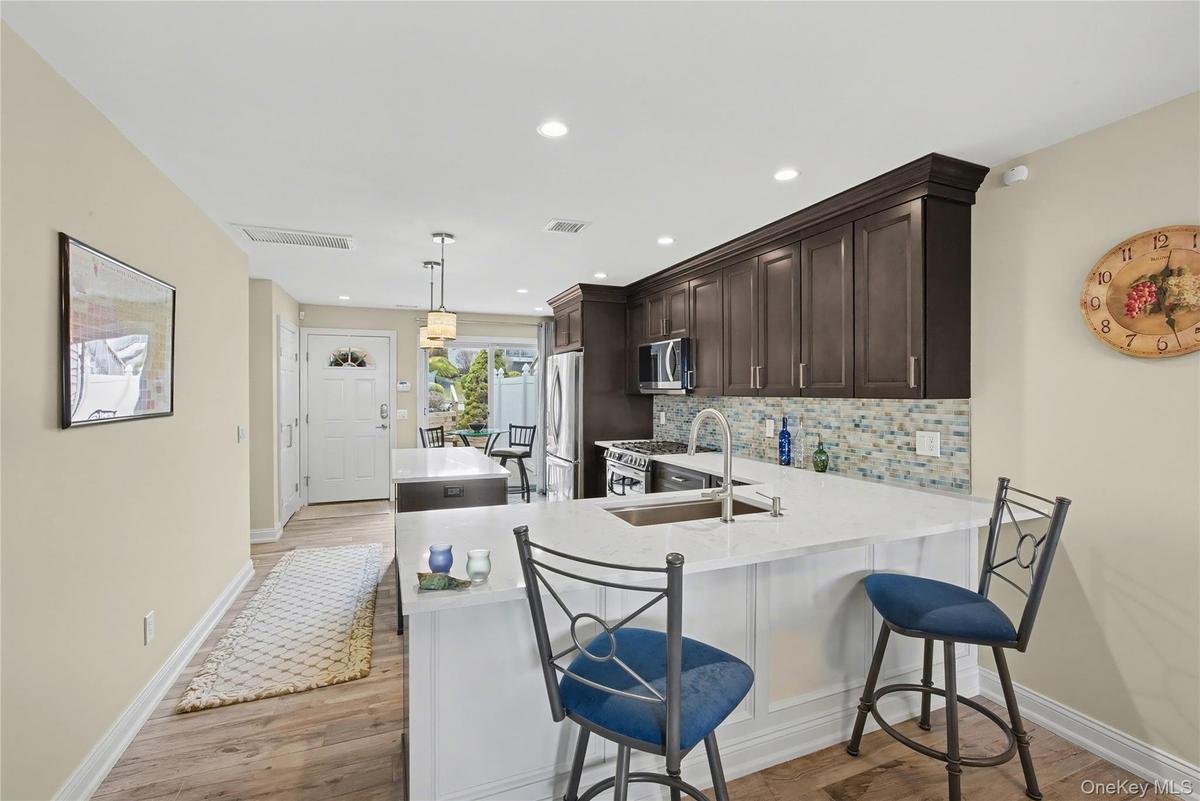 Breakfast bar