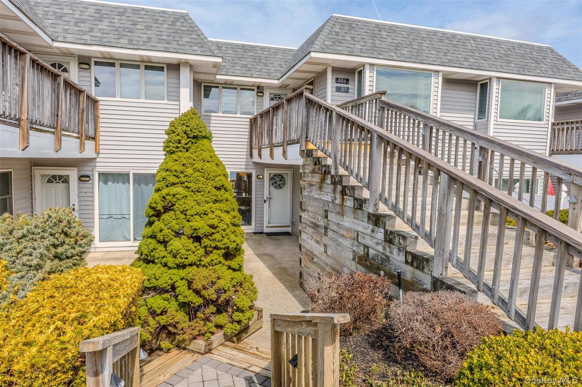 Front entrance ground floor unit