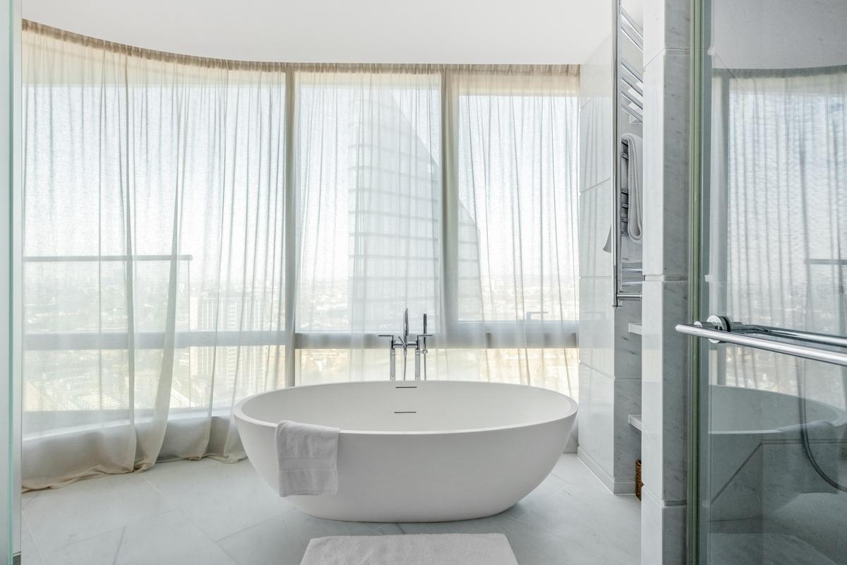 Primary En-suite bathroom