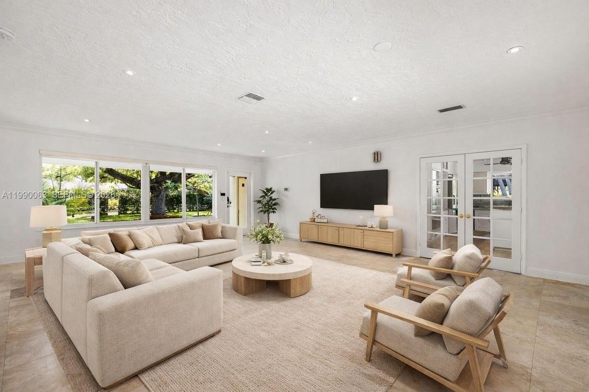 Virtually Staged