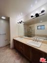 Primary suite dual sinks