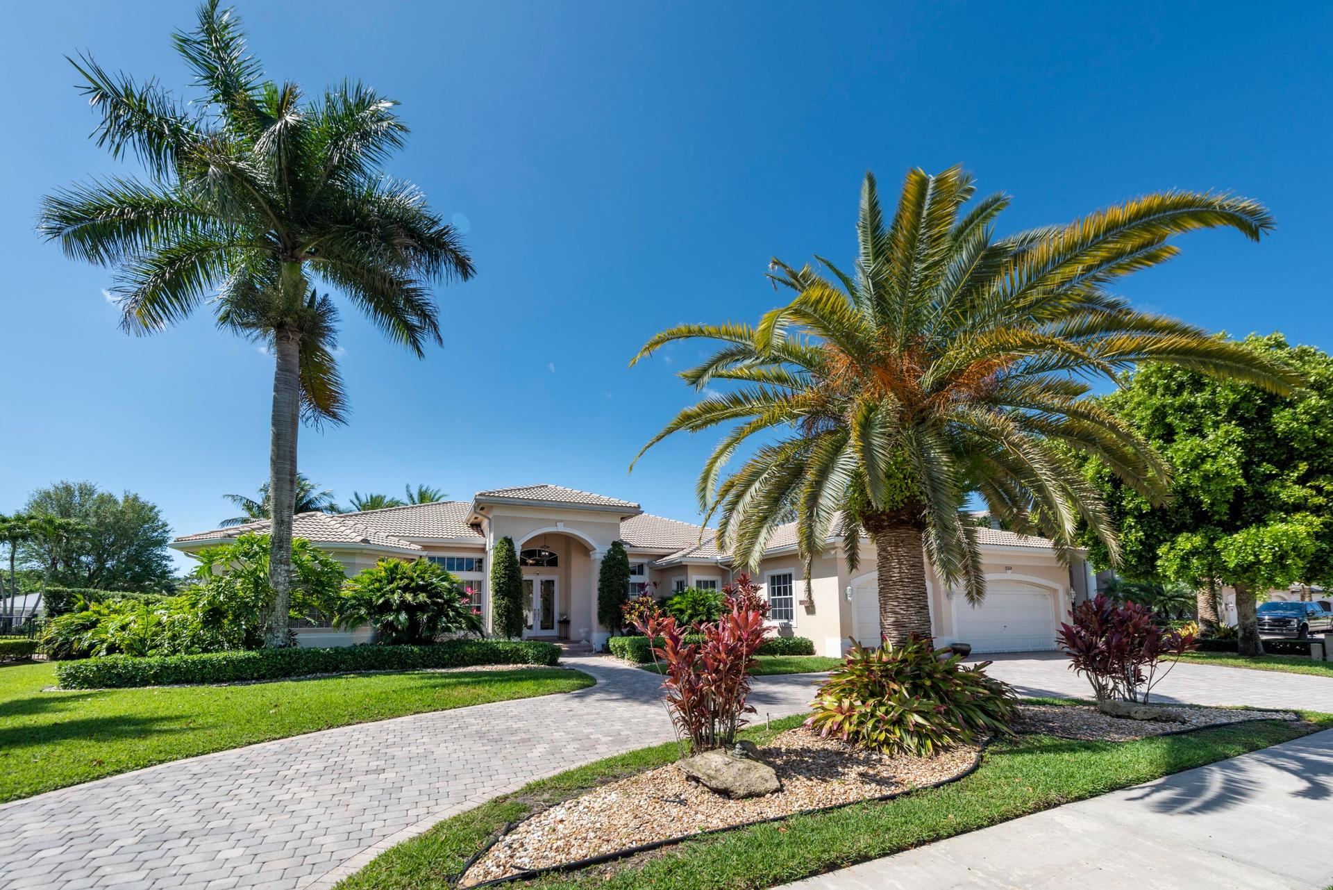 Street view - Circular Pavered Driveway