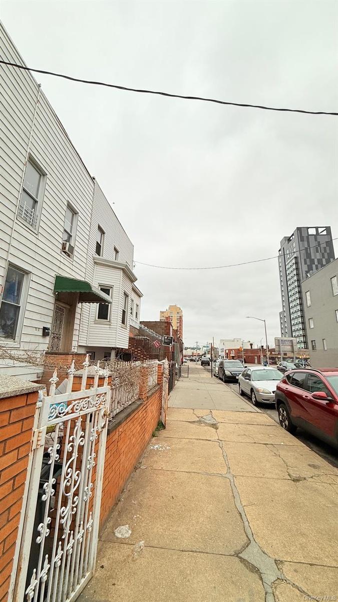 Street View and front of the house