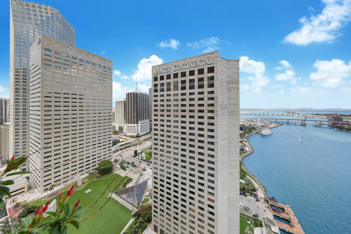 one-miami-east-3110-balcony-view-intercontinental-downtown-miami-port.