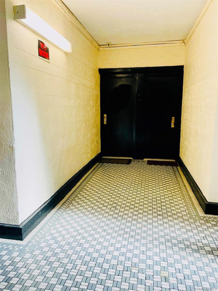 Doors to apartments