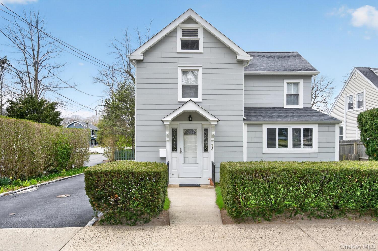Front of the charming Colonial