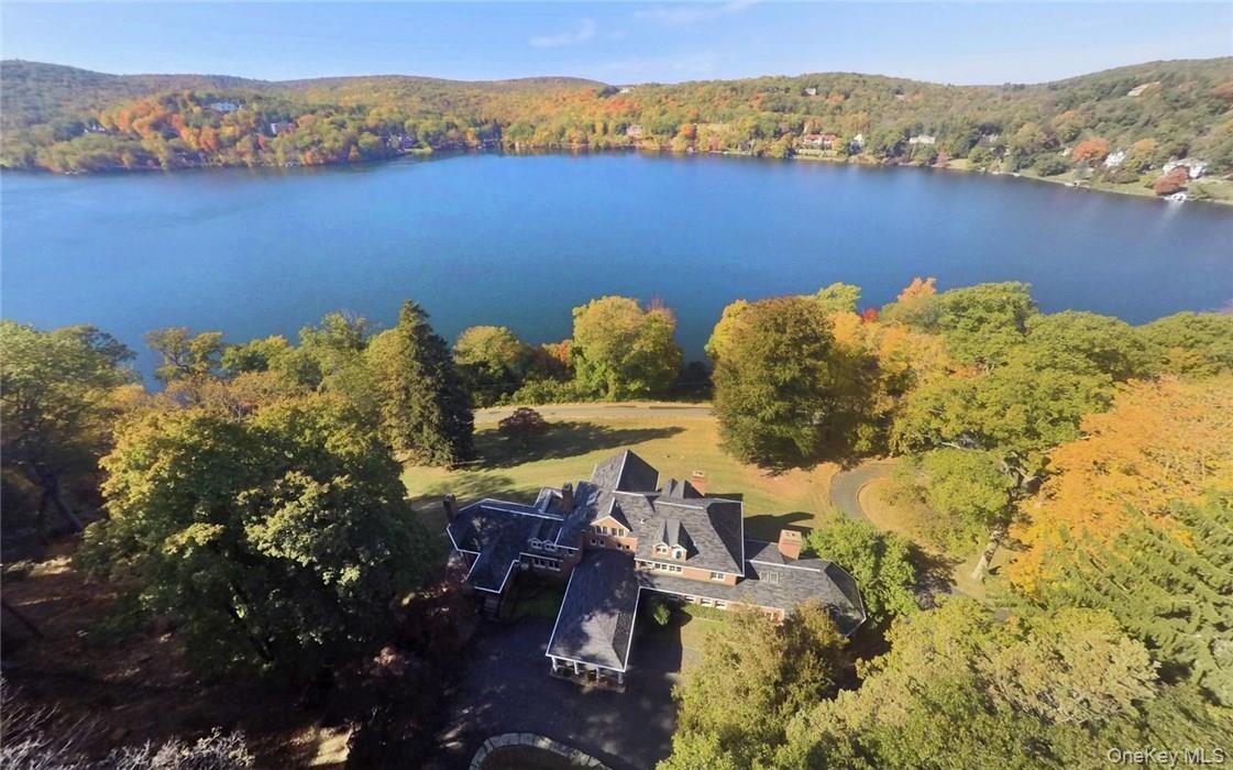 Close proximity to sparkling Tuxedo Lake