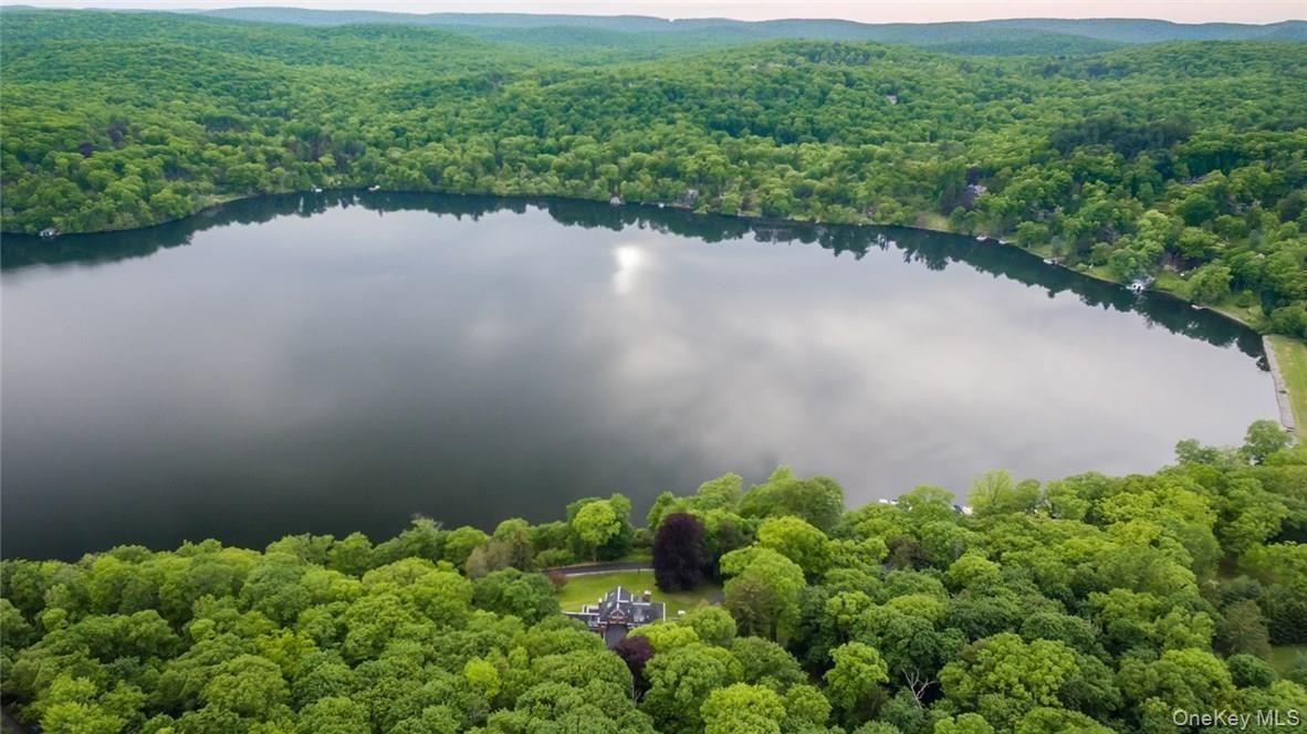 Tuxedo Lake at the foothills of the Ramapo Mountains