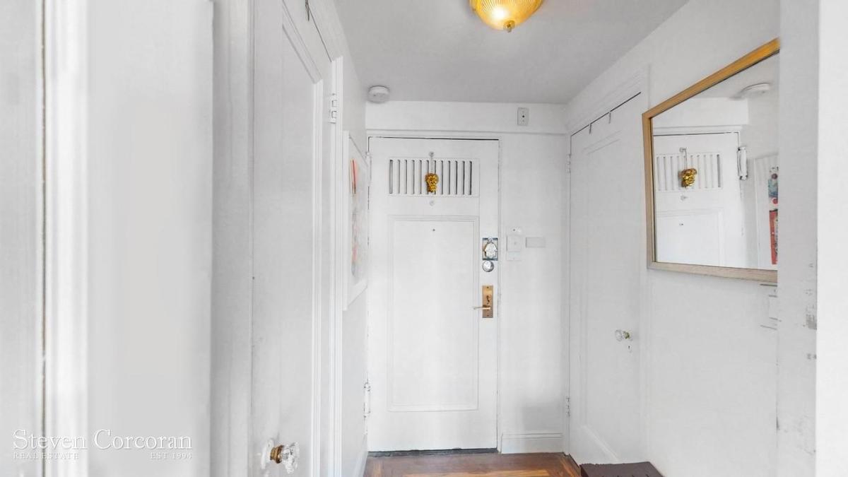 Entry Foyer 