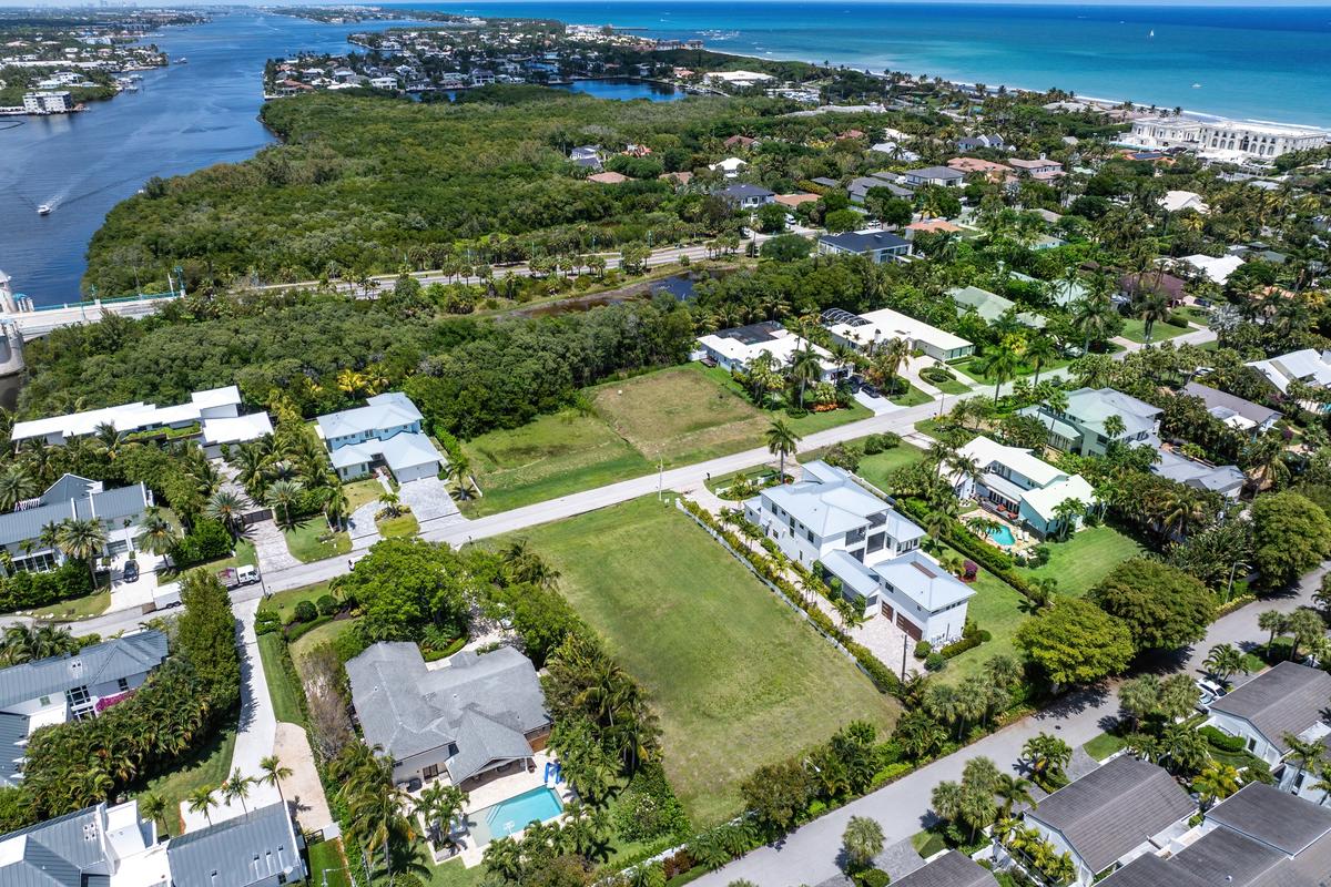 Buildable lot up to 6500 +/- estate home