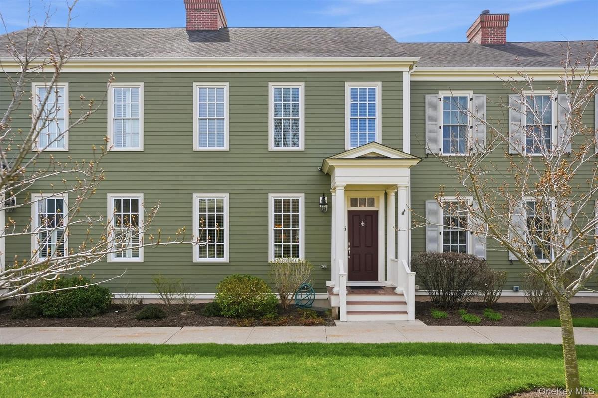 Exterior is well landscaped and the best part.... all is taken care of by your HOA!