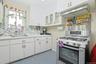 Lovely, clean Kitchen, too!