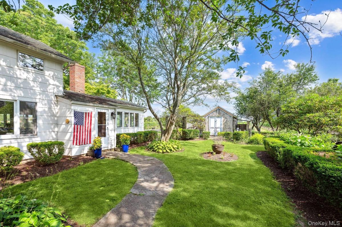 2600 Oregon Road, Mattituck