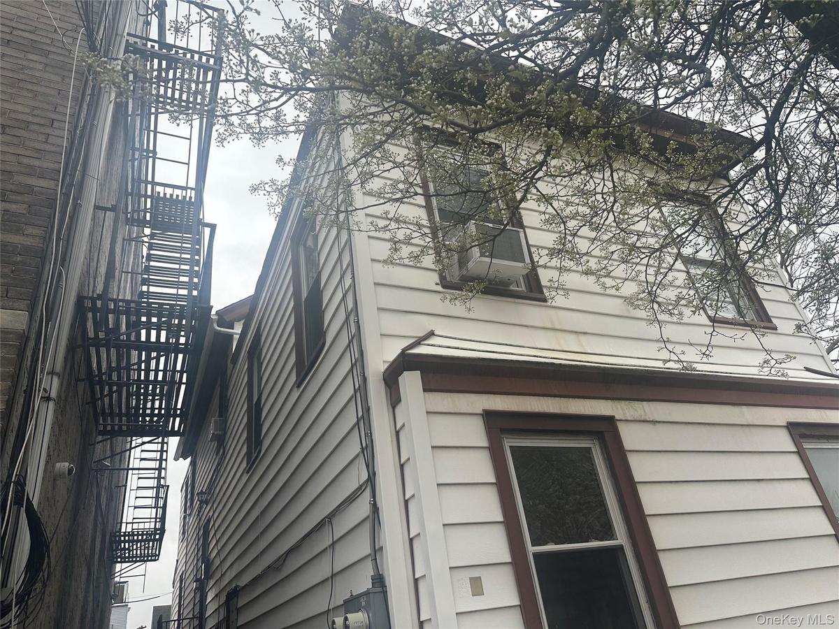 View of side of home