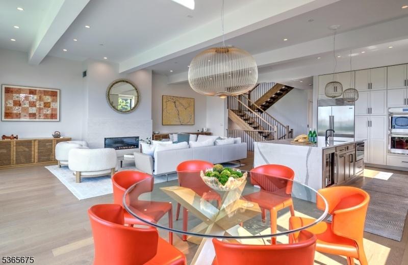 Gracious Floor Plan & Views
