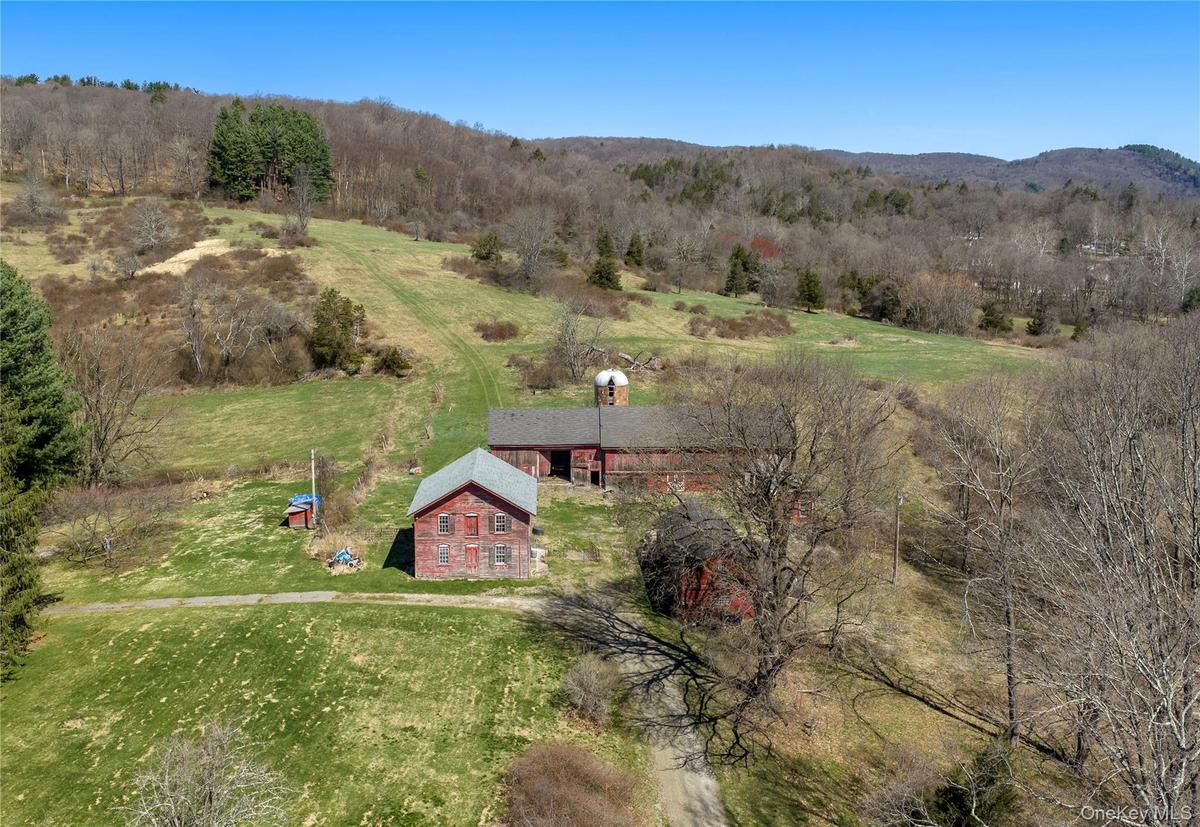 A few minutes east of Route 22 on the Dover/Millbrook border in the municipality of Washington, sits 109+ acres of picturesque countryside.