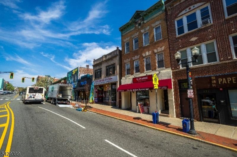 Exterior Street