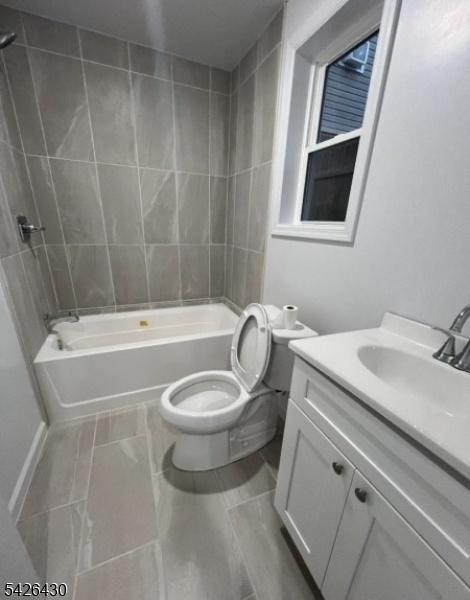 1st FL BATHROOM