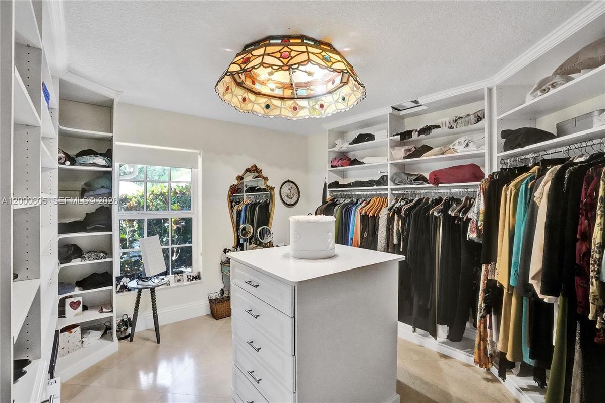 NATURAL LIGHT FOR DRESSING IN THE CLOSET