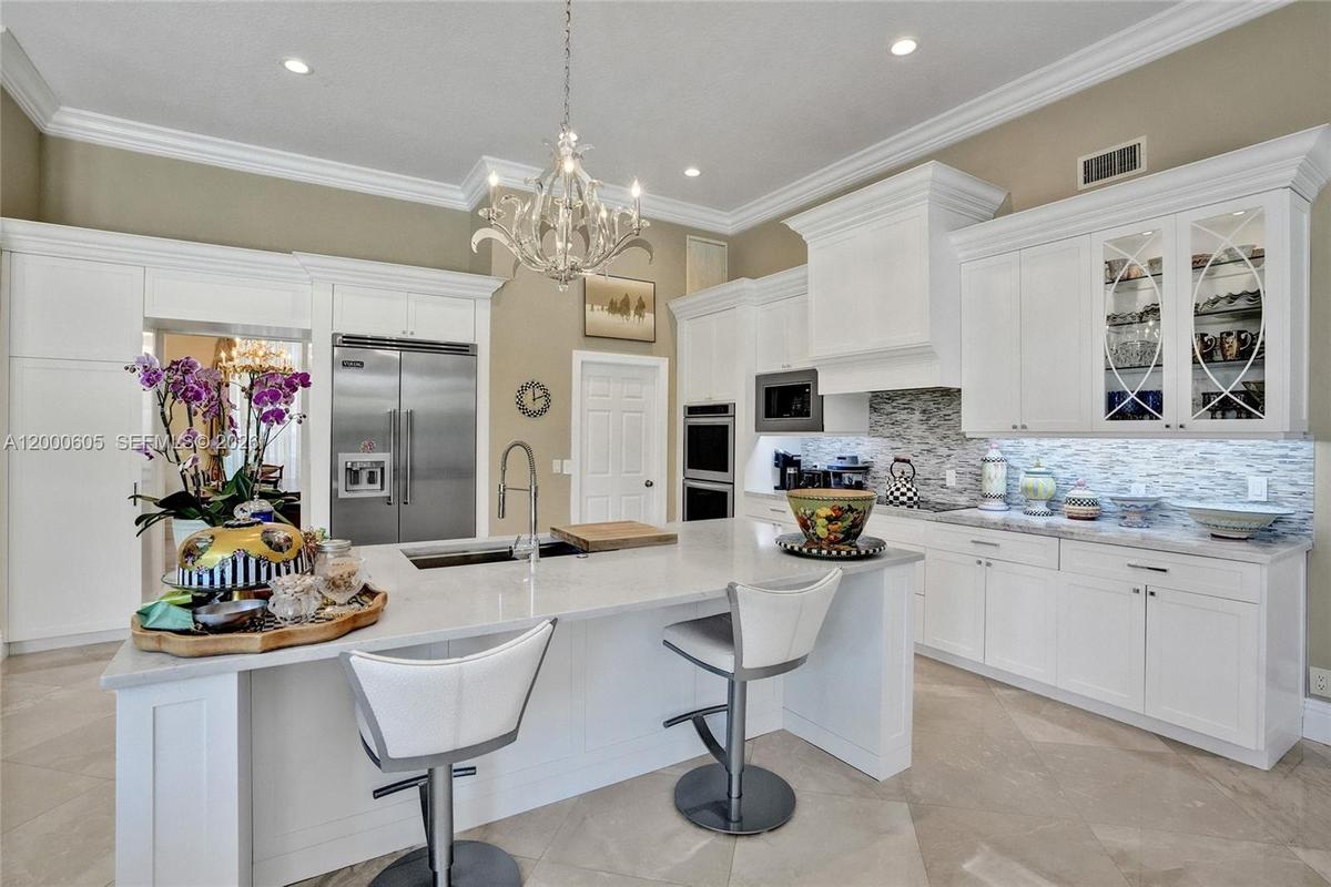 LOTS OF CABINETRY