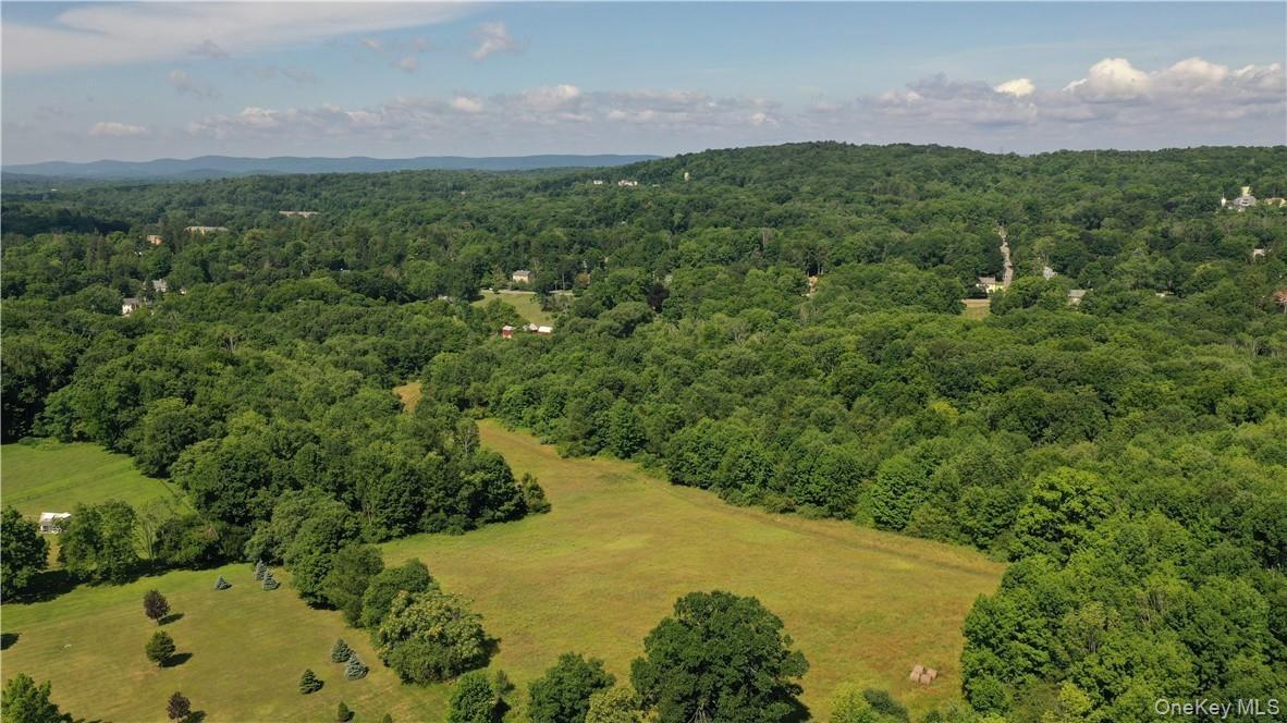 Absolutely stunning mixture of pastures and woods.