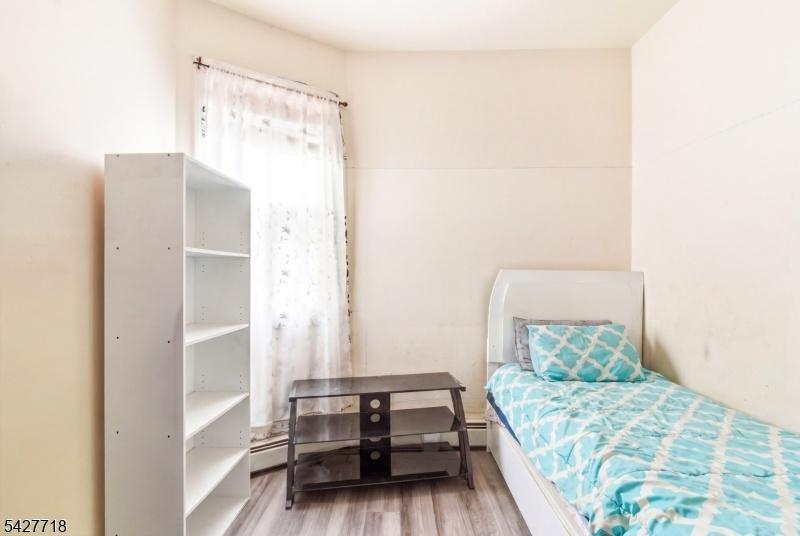 Apt 1 bedroom
