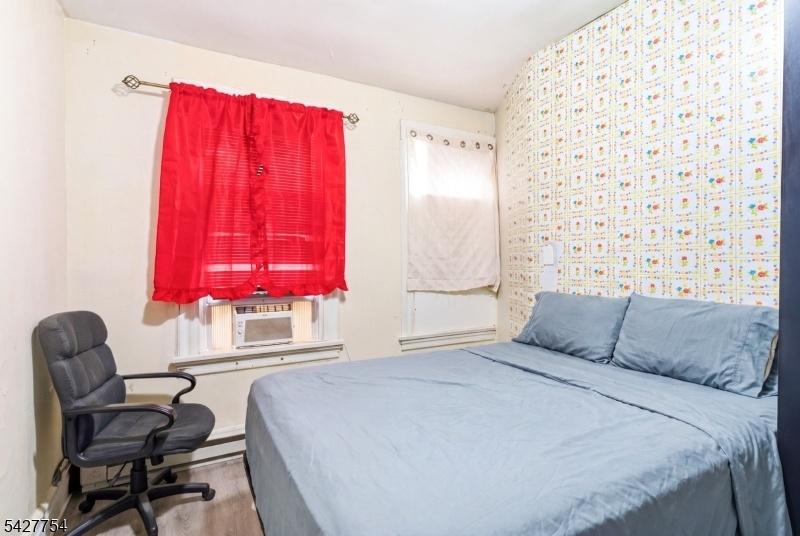 Apt 1