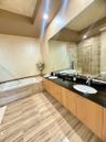 Primary XL Spa en-suite