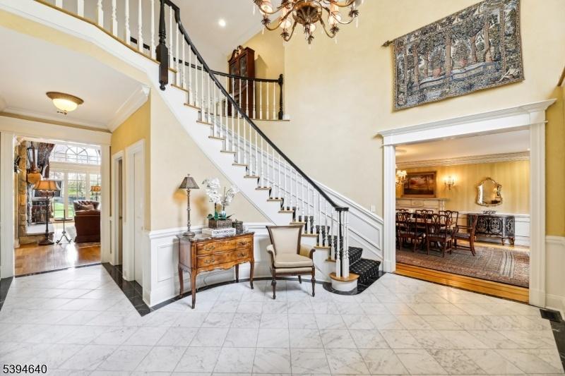 Grand 2-Story Entrance Hall