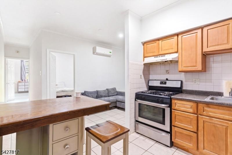 Apt 1