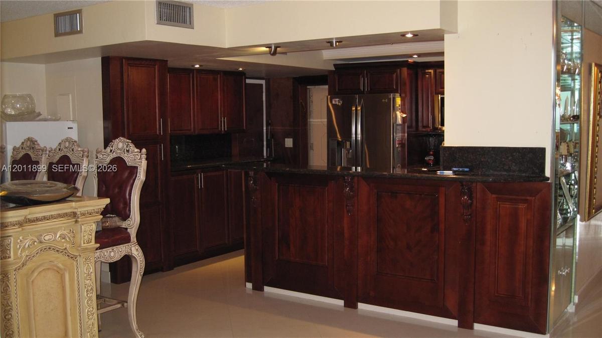Shaker Wood Kitchen Cabinetry!