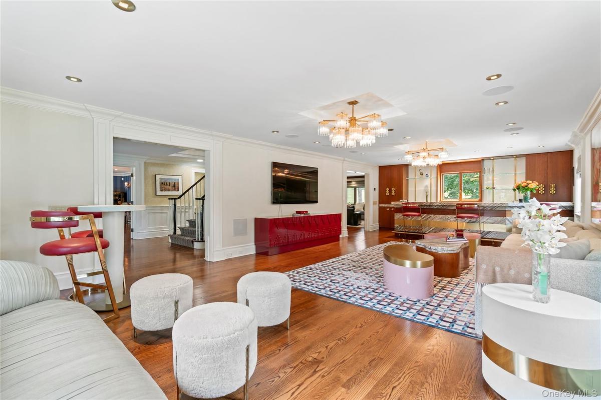 Living Room/Lounge