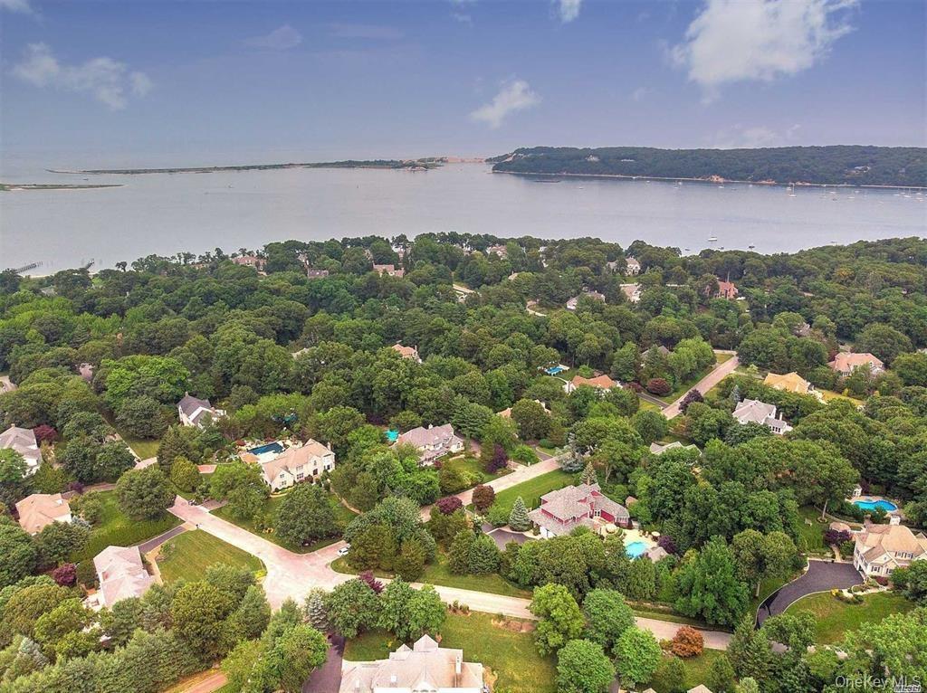 Poquott village
