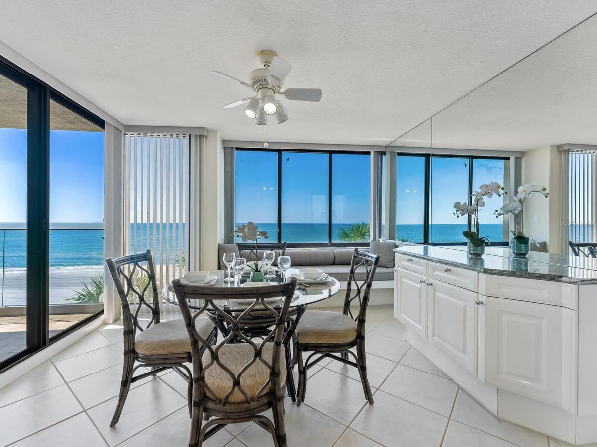 Breakfast seating w Gulf and Beach views