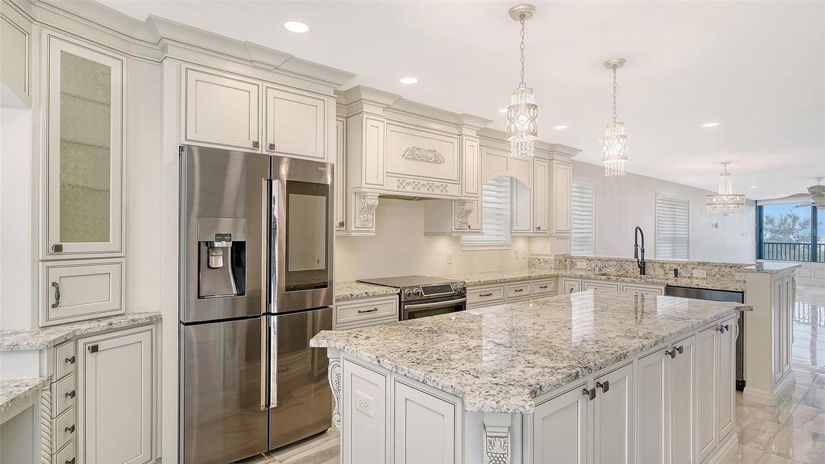 Kitchen with Beautiful Granite & Quality Custom Cabinetry